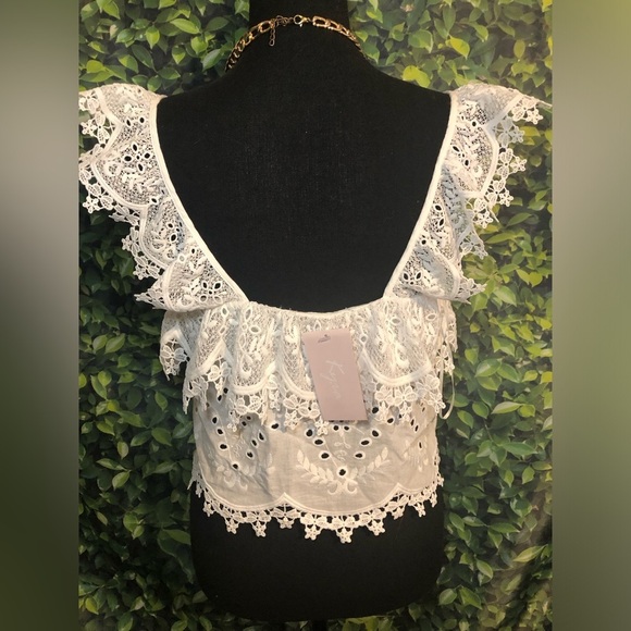 White Lace Ruffle Top NWT - Picture 12 of 12